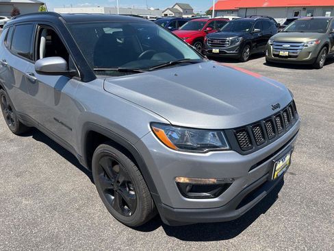 Used 2019 Jeep Compass Altitude image 3