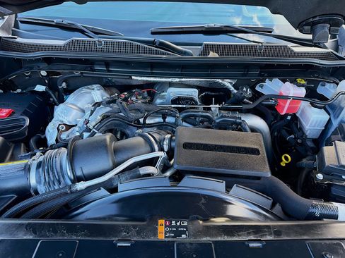Used 2024 Chevrolet Silverado 2500 High Country w/ Technology Package AWD/4WD image 36