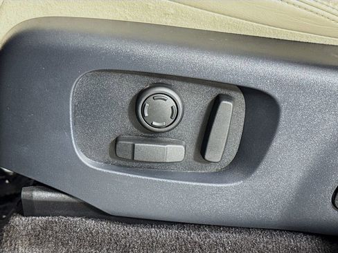 Used 2021 Land Rover Range Rover Sport HST image 16