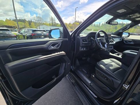 Used 2022 GMC Yukon SLT w/ SLT Luxury Package AWD/4WD image 15