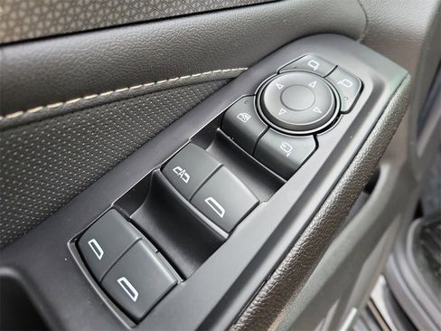 Used 2023 Chevrolet Traverse Premier w/ Redline Edition image 21