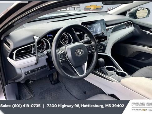 Used 2023 Toyota Camry LE image 12