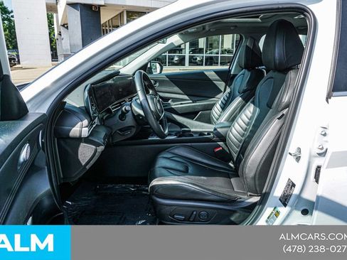 Used 2024 Hyundai Elantra Limited FWD image 18