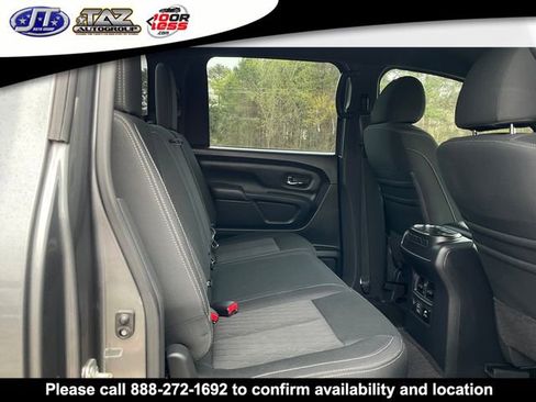 Used 2019 Nissan Titan SV w/ SV Convenience Package image 12