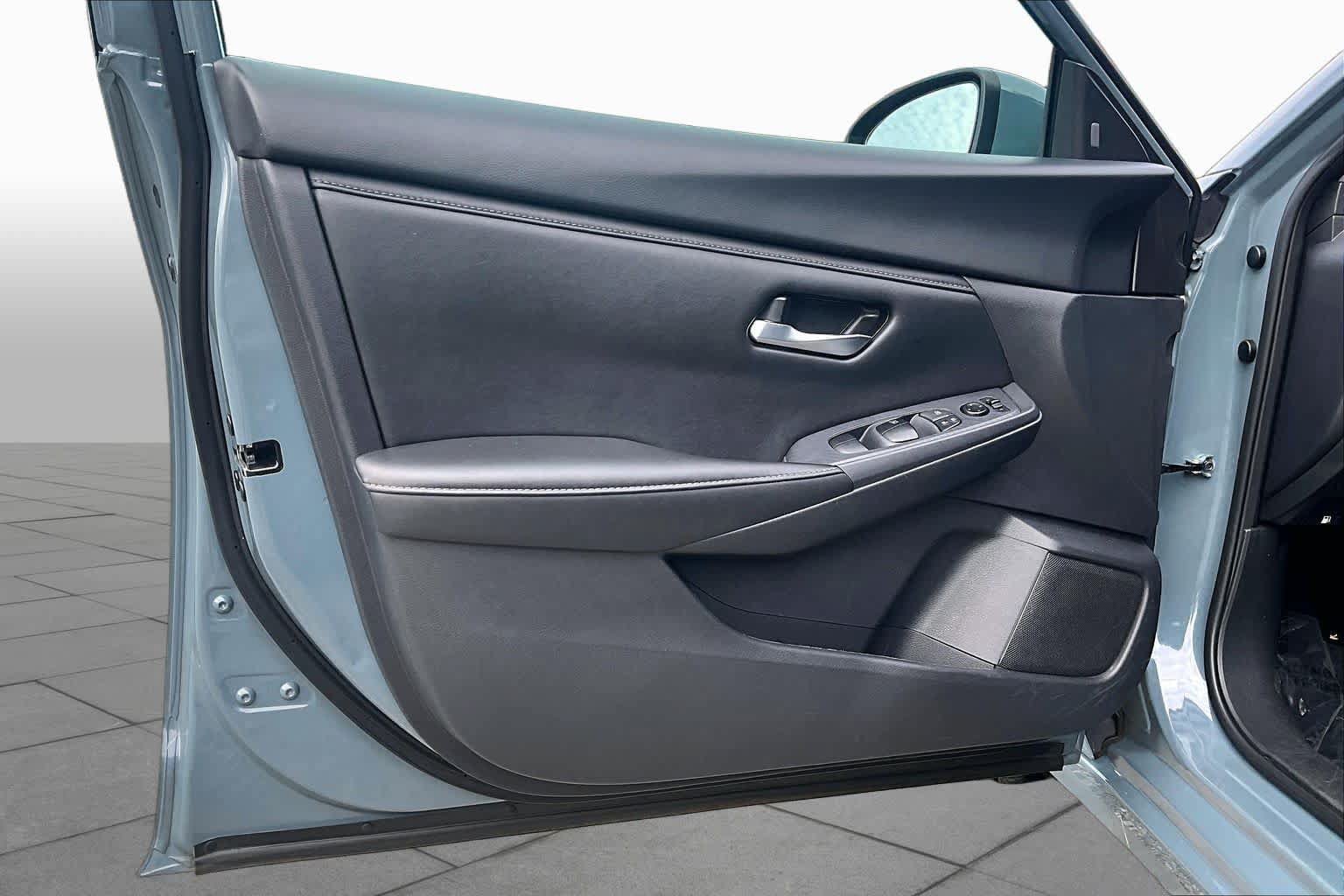 Used 2024 Nissan Sentra SV FWD image 22