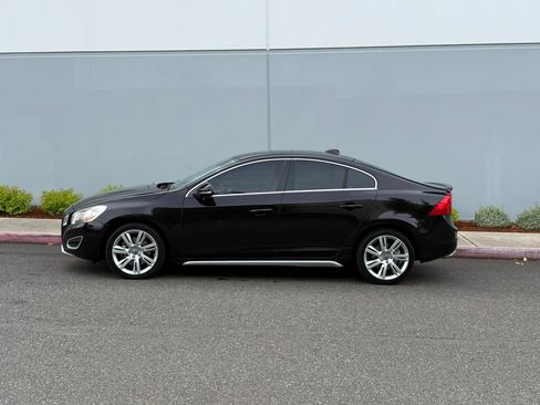 Used 2012 Volvo S60 T5 FWD image 3