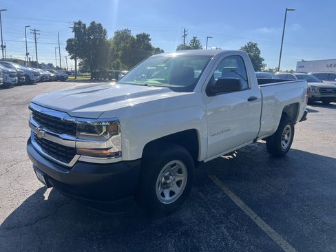 Used 2017 Chevrolet Silverado 1500 W/T RWD image 4