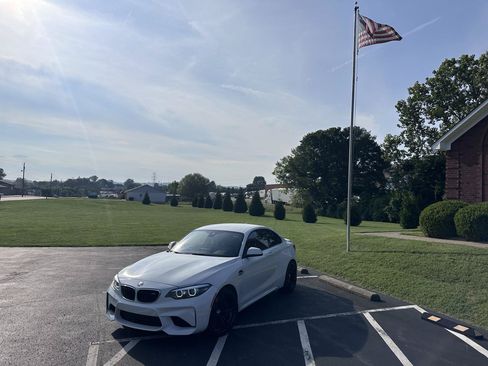 Used 2018 BMW M2 RWD image 1