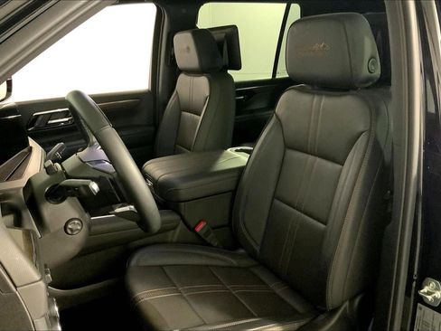 Used 2025 Chevrolet Tahoe High Country image 22