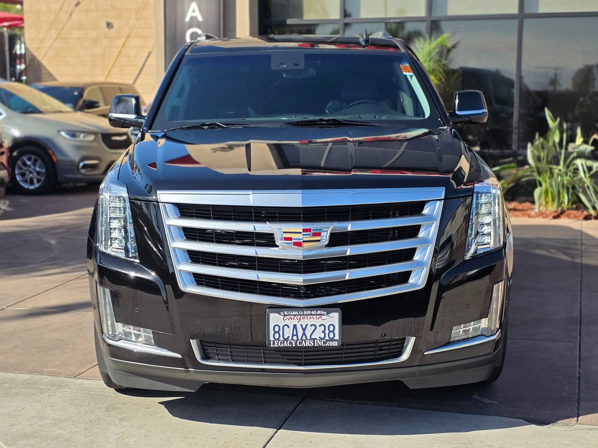 Used 2018 Cadillac Escalade Luxury RWD image 4