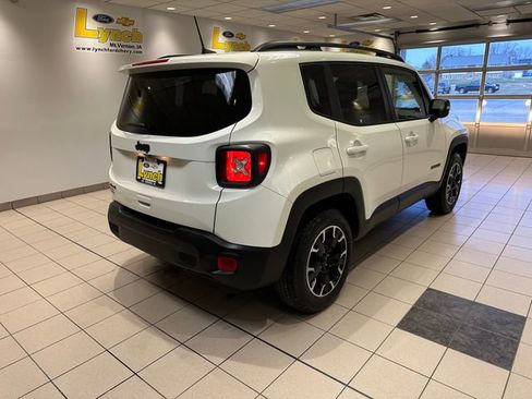 Used 2023 Jeep Renegade Latitude image 22