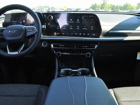 New 2026 Chevrolet Traverse LT w/ Driver Confidence Package image 14