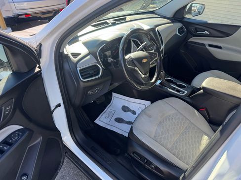 Used 2018 Chevrolet Equinox LT image 10