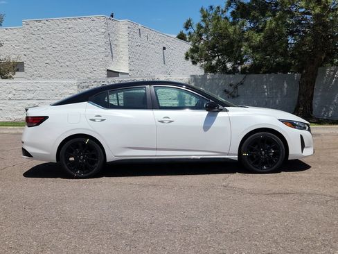 New 2025 Nissan Sentra SR w/ Midnight Edition image 2