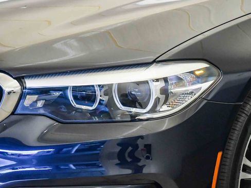 Used 2018 BMW 530e w/ Premium Package 2 image 9