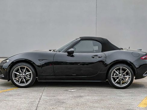 Used 2022 MAZDA MX-5 Miata Grand Touring image 12