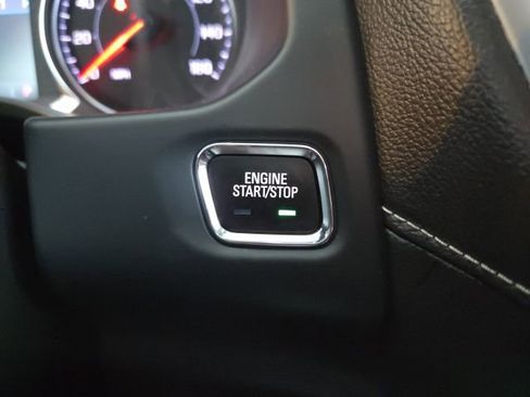 Used 2023 GMC Acadia SLT image 18