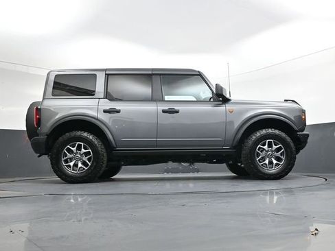 Used 2025 Ford Bronco Badlands image 32