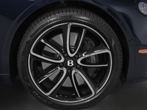 Used 2024 Bentley Continental GT image 16