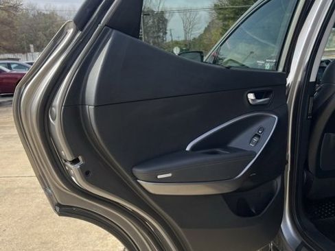 Used 2018 Hyundai Santa Fe Sport image 17