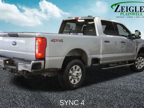 Used 2023 Ford F250 XLT image 3