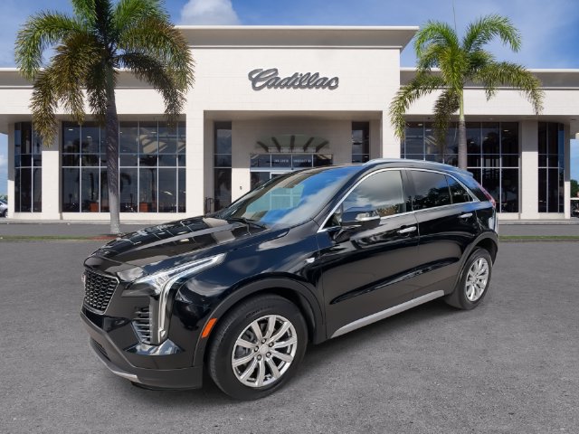Used 2023 Cadillac XT4 Premium Luxury w/ Technology Package FWD image 6