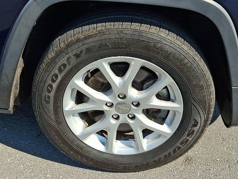 Used 2014 Jeep Cherokee Sport AWD/4WD image 11