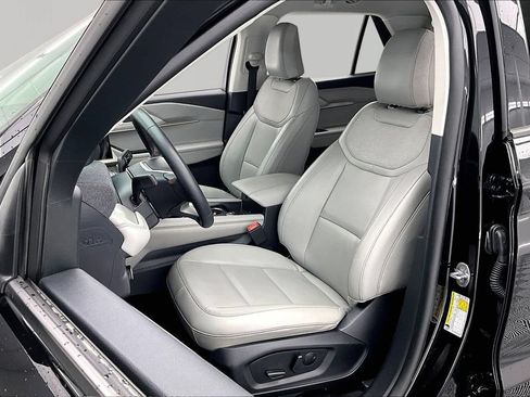 Used 2025 Ford Explorer Active w/ Active Comfort Package AWD/4WD image 25