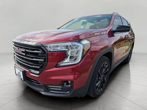 Used 2024 GMC Terrain SLT w/ Elevation Edition FWD image 5
