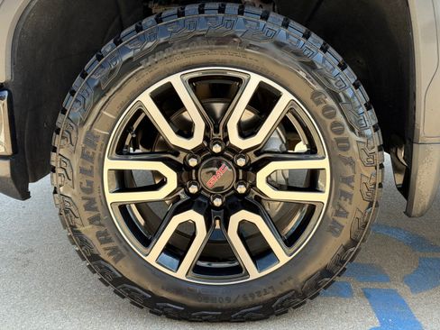 Certified 2024 GMC Sierra 1500 AT4 w/ Technology Package image 7