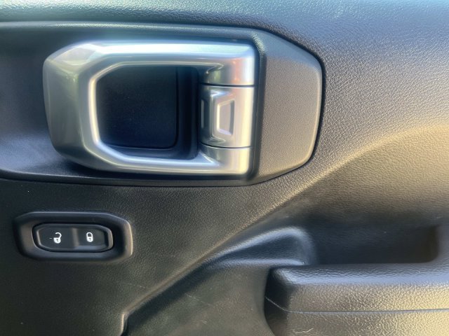Used 2022 Jeep Wrangler Unlimited Sport AWD/4WD image 18