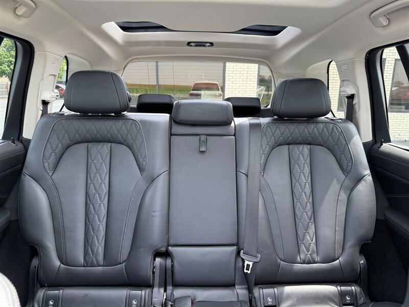 Used 2023 BMW X7 xDrive40i w/ Premium Package AWD/4WD image 25