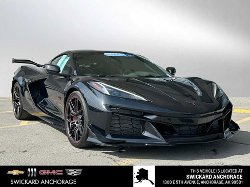 Used 2023 Chevrolet Corvette Z06 w/ Z07 Performance Package image 1