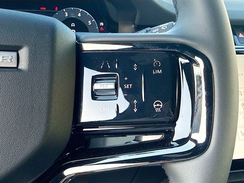New 2026 Land Rover Range Rover Evoque Hoxton AWD/4WD image 37