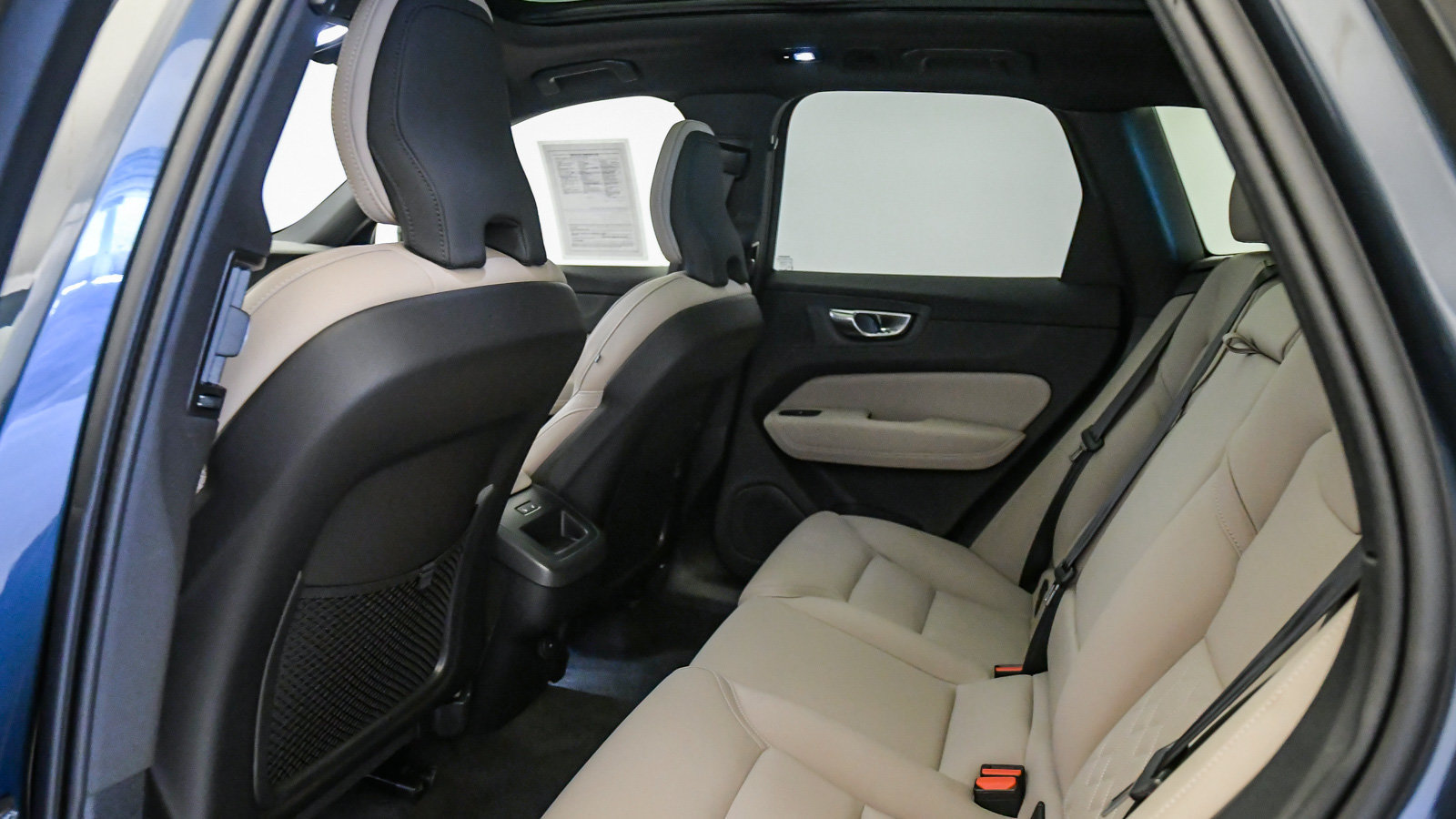Certified 2026 Volvo XC60 B5 Plus AWD/4WD image 17