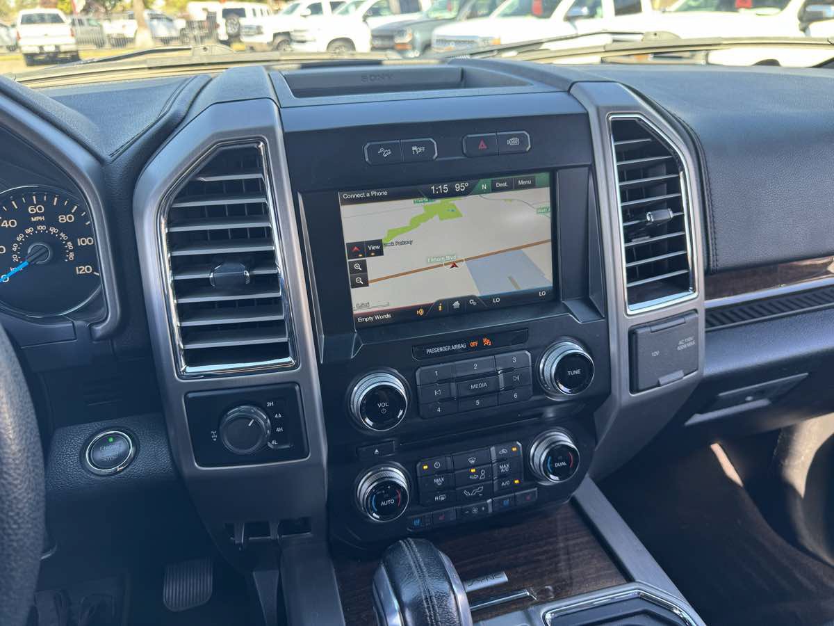 Used 2015 Ford F150 Platinum w/ Equipment Group 701A Luxury AWD/4WD image 28