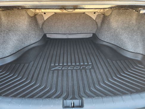 Used 2015 Honda Accord Touring image 32