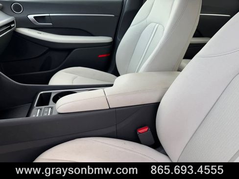 Used 2025 Hyundai Sonata SEL FWD image 12