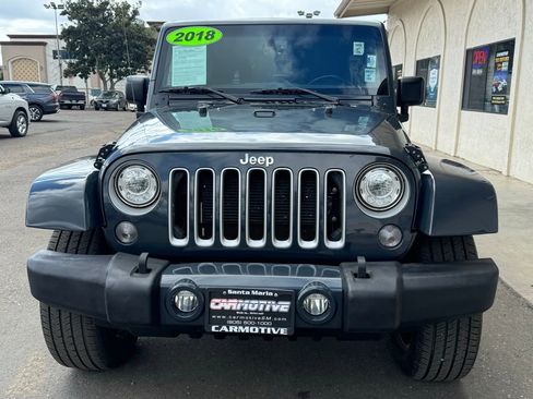 Used 2018 Jeep Wrangler Unlimited Sahara w/ Connectivity Group image 13