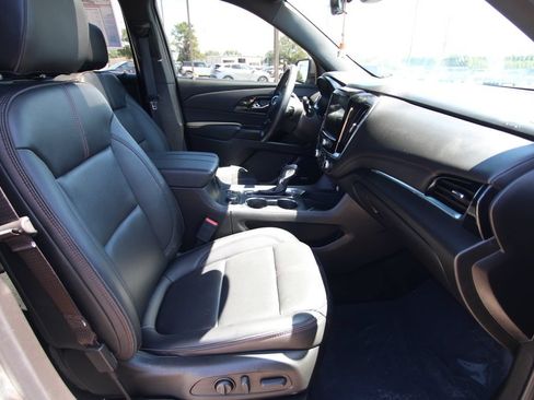 Used 2023 Chevrolet Traverse RS AWD/4WD image 8