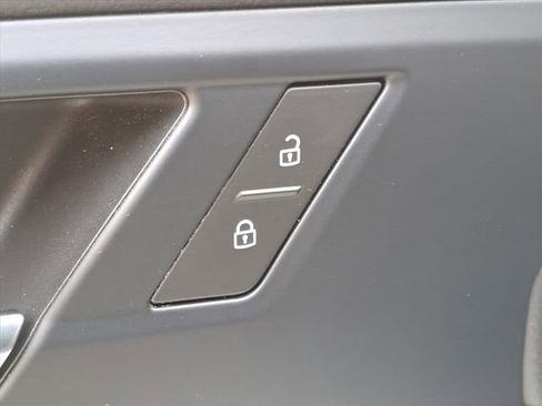 Used 2023 Volkswagen Jetta S image 11