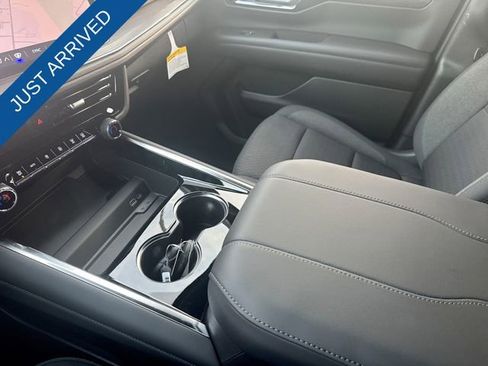 New 2026 Chevrolet Suburban LS image 20