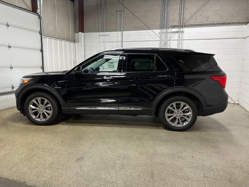 Certified 2023 Ford Explorer Limited w/ Equipment Group 301A AWD/4WD image 5
