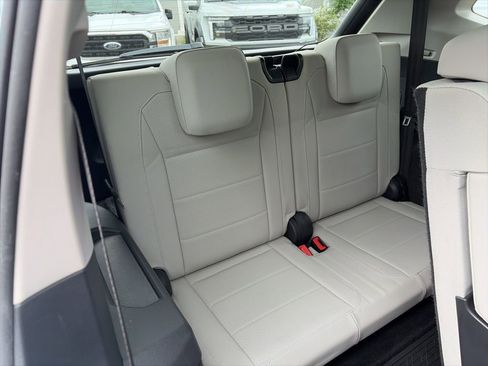 Used 2018 Volkswagen Tiguan SE w/ Panoramic Sunroof Package AWD/4WD image 20