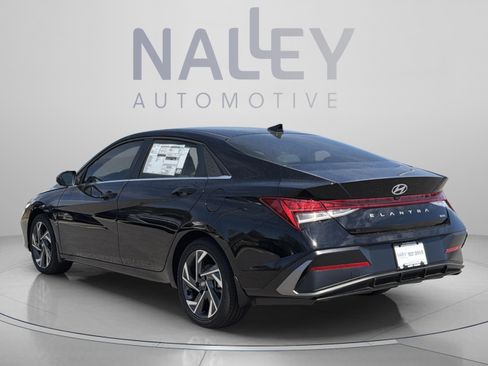 New 2026 Hyundai Elantra Limited FWD image 3