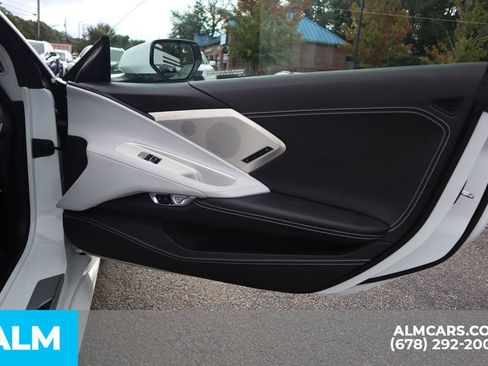 Used 2021 Chevrolet Corvette Stingray w/ Z51 Performance Package image 27