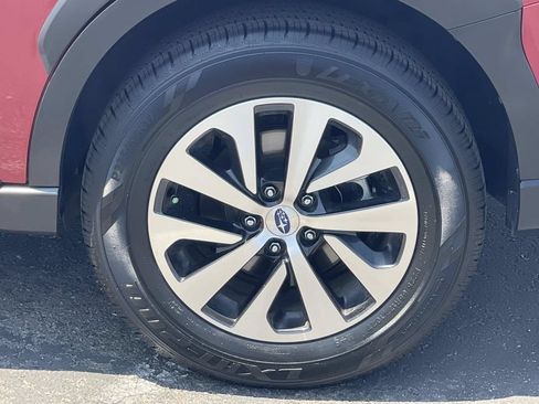 Used 2025 Subaru Outback Premium AWD/4WD image 30