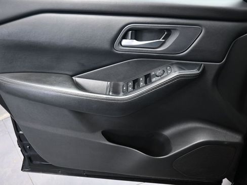 Used 2024 Nissan Rogue SV FWD image 20