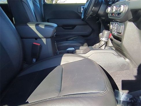 Used 2021 Jeep Wrangler Unlimited Sahara image 19