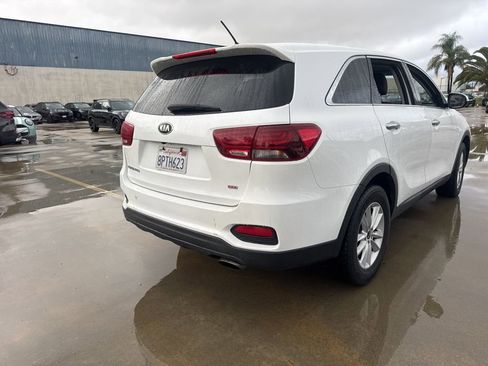 Used 2020 Kia Sorento LX image 5